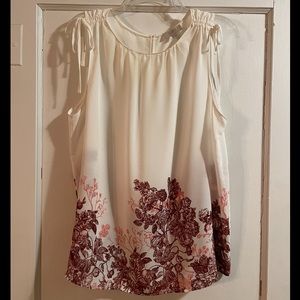 White & burgundy Flower Tank